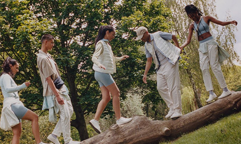 UNIQLO collaborates with Flock Together 